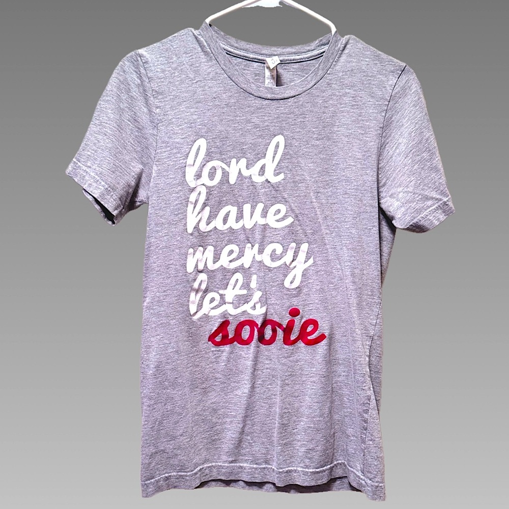 Arkansas Razorbacks “Lord‎ Have Mercy Let’s Sooie” Gray Tee Sz Sm